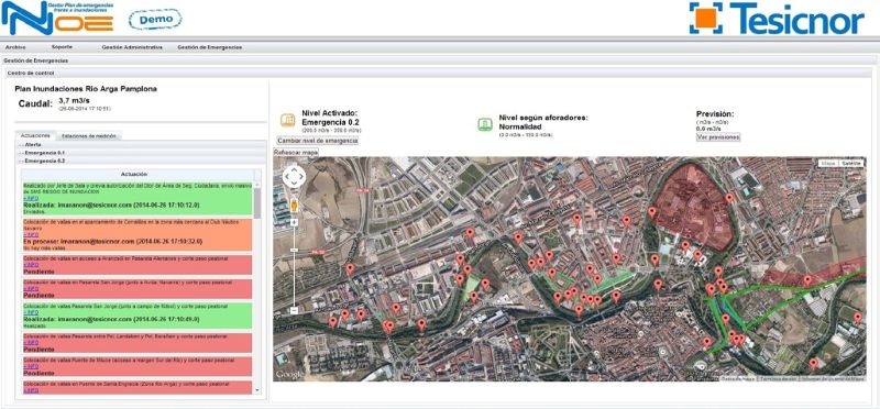 Interfaz de la plataforma NOE con mapa de Pamplona y alertas activas en un episodio de inundación.